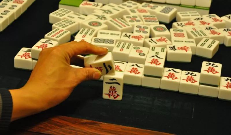 必看盘点揭秘!普通扑克牌扎-金花认牌有哪些方法—详细解说+新浪科技