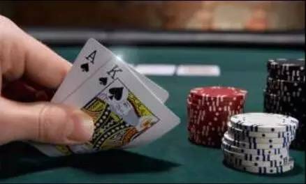 详细说明“扑克牌玩金花有哪些作假手段《详细教程 新浪科技》