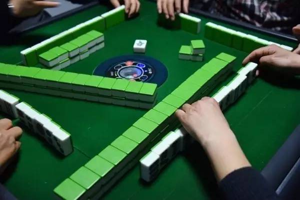 火爆全网!麻将推牌九最好的高科技道具是什么《新浪科技 讲解窍门》
