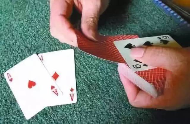 一分钟教你“纸牌出老千产品使用方法_《爱问知识人 使用说明》