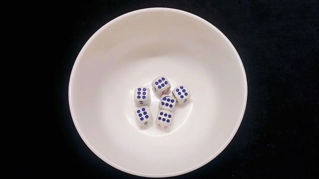 3分钟教你科普“提前看到杯子盖住的色子《新浪科技 讲解窍门》