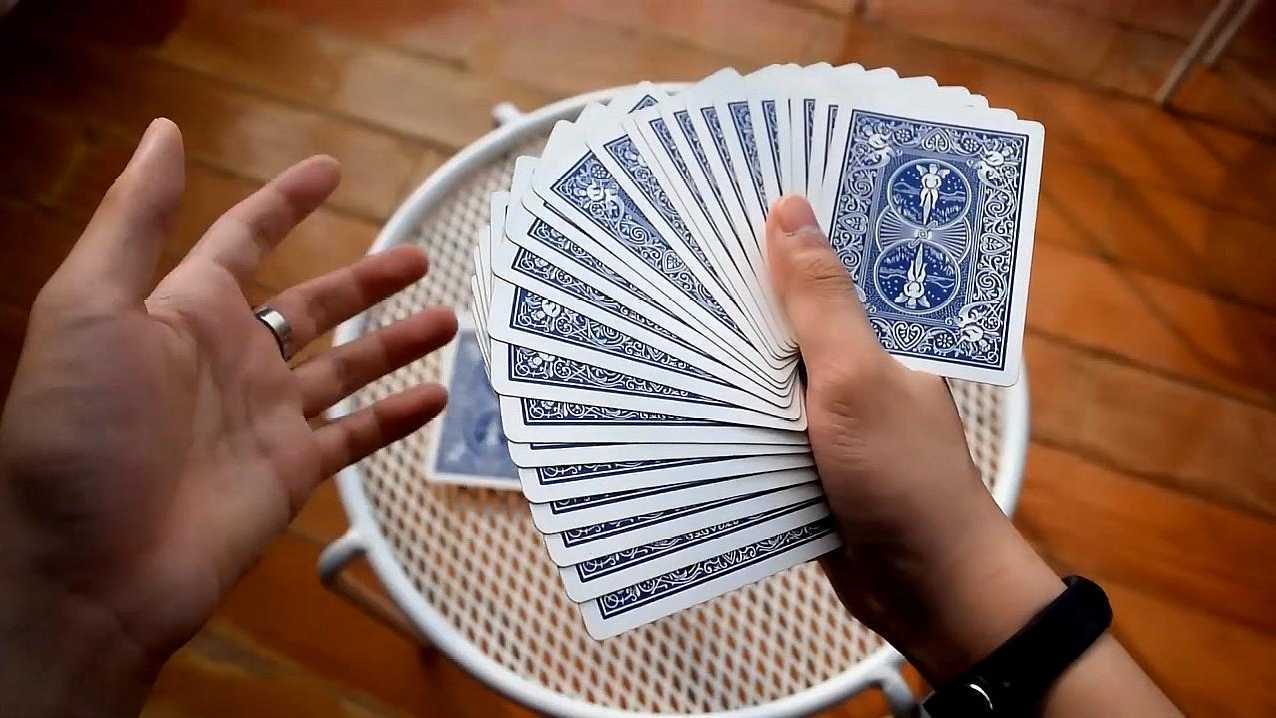 火爆全网!普通扑克牌玩三公怎么才能拿到大牌设备一《我来教教你怎么赢 》