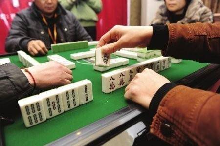 详细说明“玩麻将作弊技巧_《爱问知识人 使用说明》