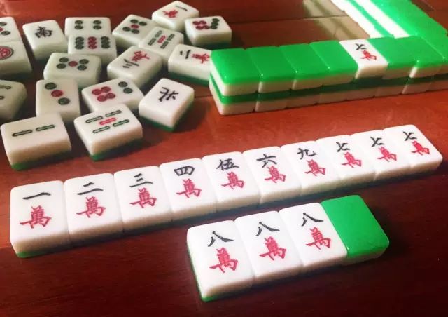 微乐天津麻将赢牌技巧(揭秘微信里必备神器)