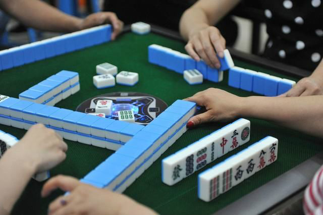火爆全网!我来打牌感觉运气不好怎么办 《新浪科技 讲解窍门》
