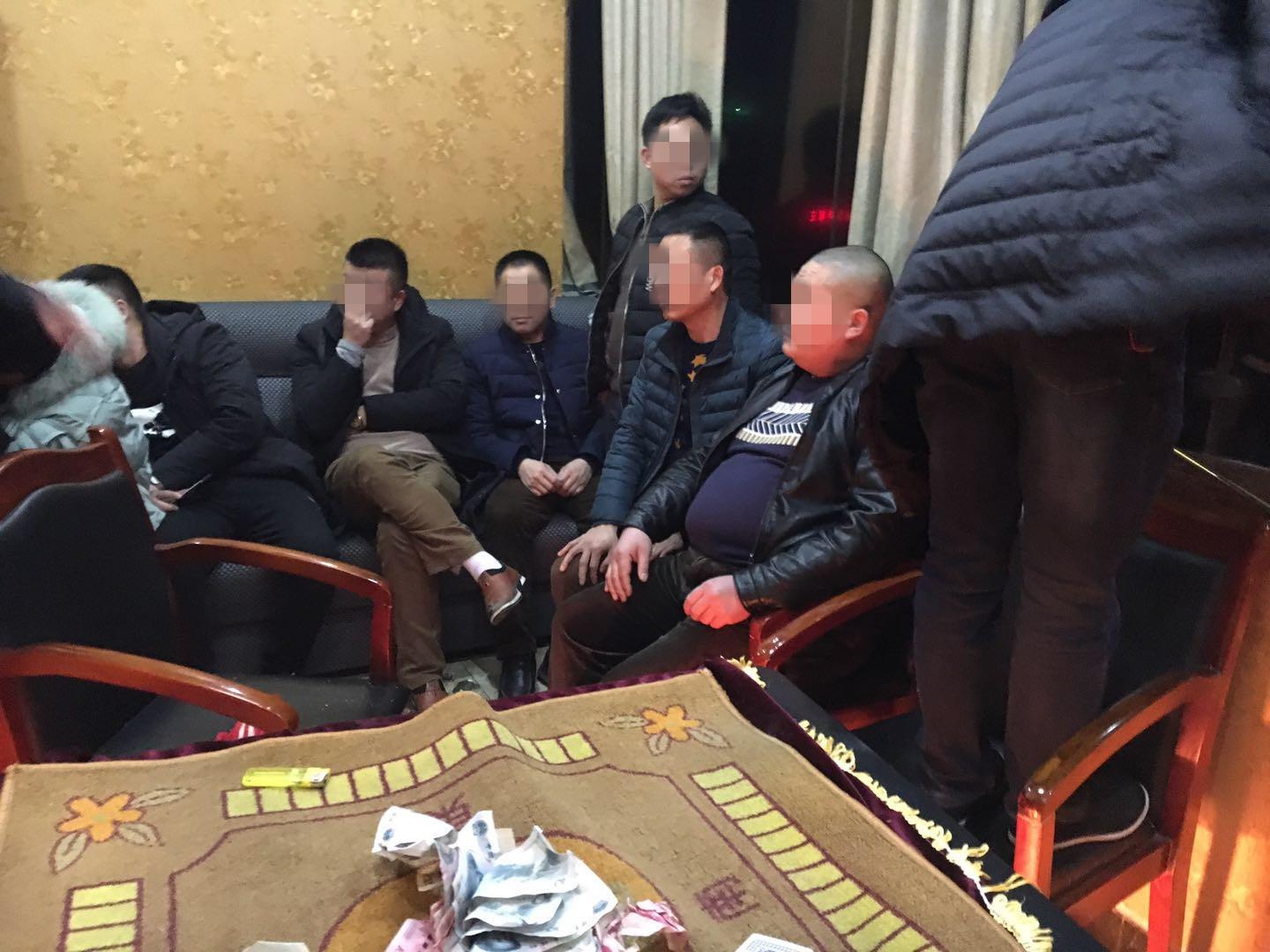 给大家爆料一下炸金花扑克牌识别办法一《我来教教你怎么赢 》