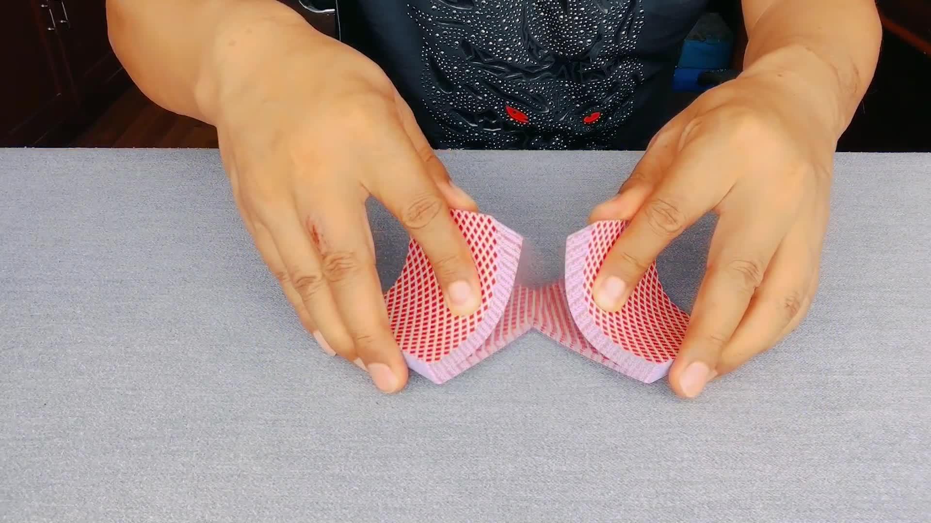 新教你‘‘扑克牌玩点作弊方法《新浪科技 讲解窍门》