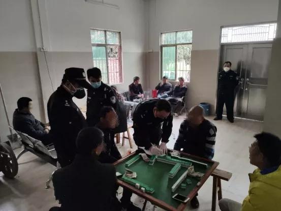 我来教教大家“扑克斗牛用什么打牌技巧一《我来教教你怎么赢 》