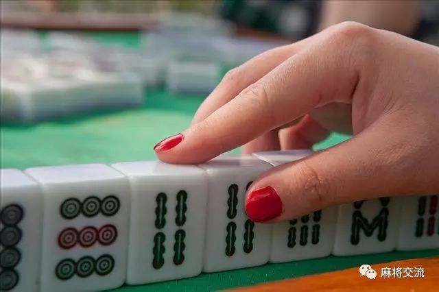 给大家爆料一下打麻将最简单作弊技巧讲解一《我来教教你怎么赢 》