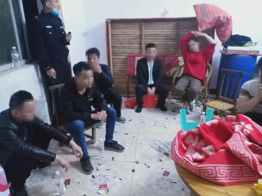 厉害了!必看扑克牌三公仪器_《爱问知识人 使用说明》