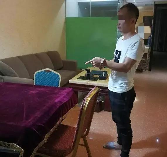厉害了!炸金花出老千简单方法 《详细教程 新浪科技》